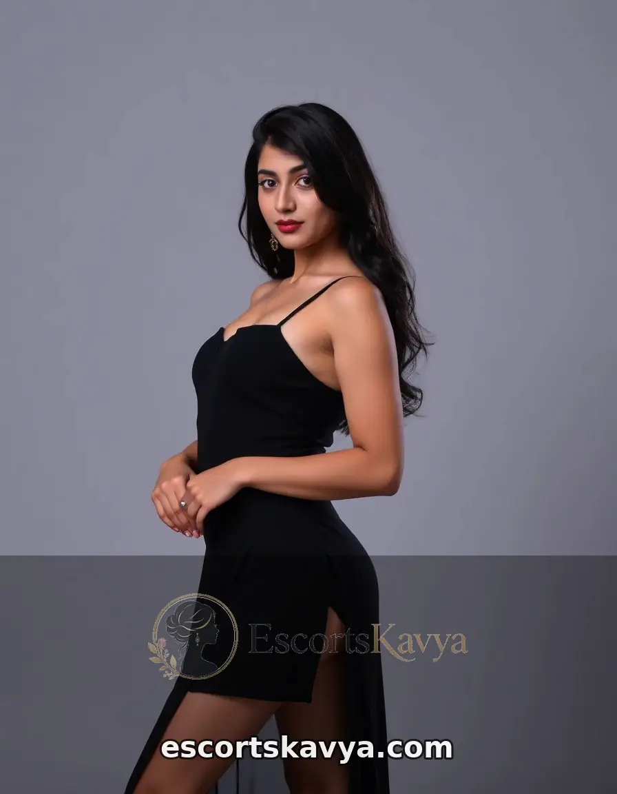 Khushi Narang independent escort in Vasundhara